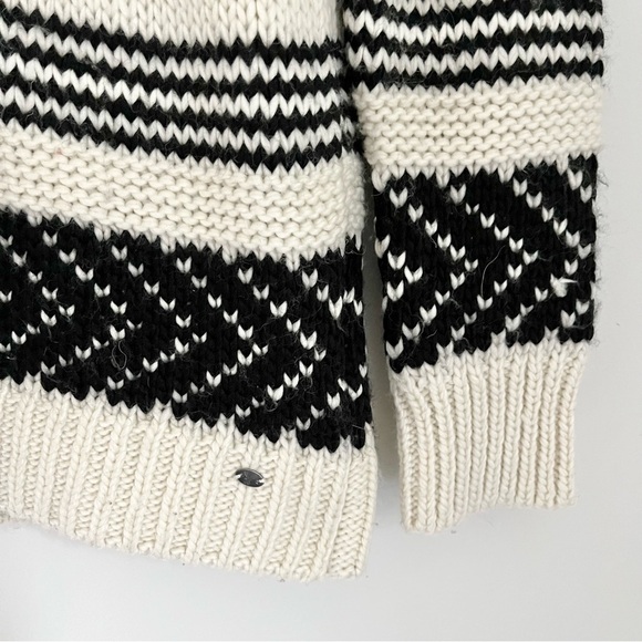 American Eagle Wool Cable Knit Fair Isle Knit Sweater Black White Size Medium - Picture 7 of 9